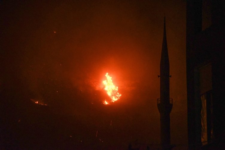 Son dakika haberi: Manavgat, Marmaris, Mersin, Adana ve Osmaniye yanıyor! Evler, oteller ve iş yerleri büyük tehdit altında...