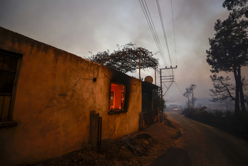 Yangınlardan son dakika gelişmeleri | Bakan duyurdu: 21 ilde 71 yangın! Manavgat’ta son durum ve şok görüntüler