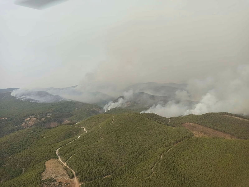 Yangınlarda son dakika haberler: Söndürmede dikkat çeken görüntü