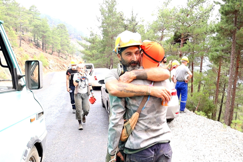 Son dakika | Yangınlarda büyük başarı! Tarihe geçen anlar, tarihe geçen insanlar