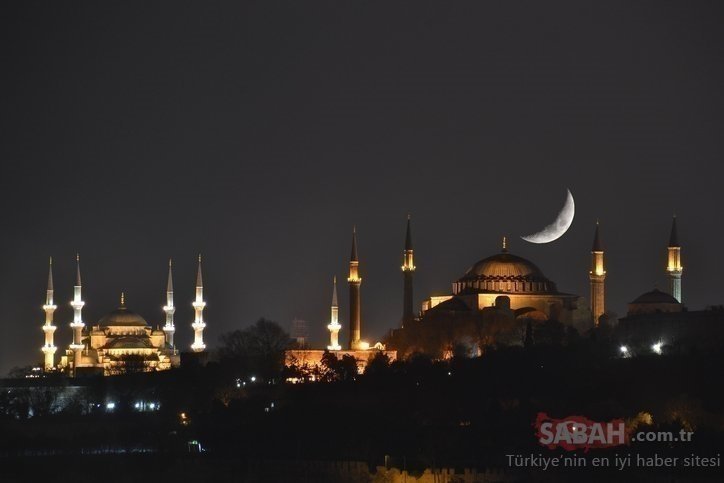 Bayram Namazı saat kaçta? Diyanet duyurdu: İstanbul, Ankara, Bursa, İzmir bayram namazı saati ve 81 il için 2022 bayram namazı saatleri