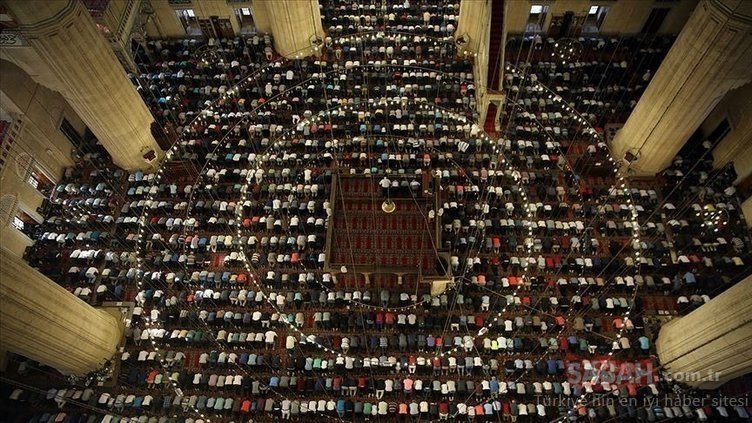 Bayram Namazı saat kaçta? Diyanet duyurdu: İstanbul, Ankara, Bursa, İzmir bayram namazı saati ve 81 il için 2022 bayram namazı saatleri