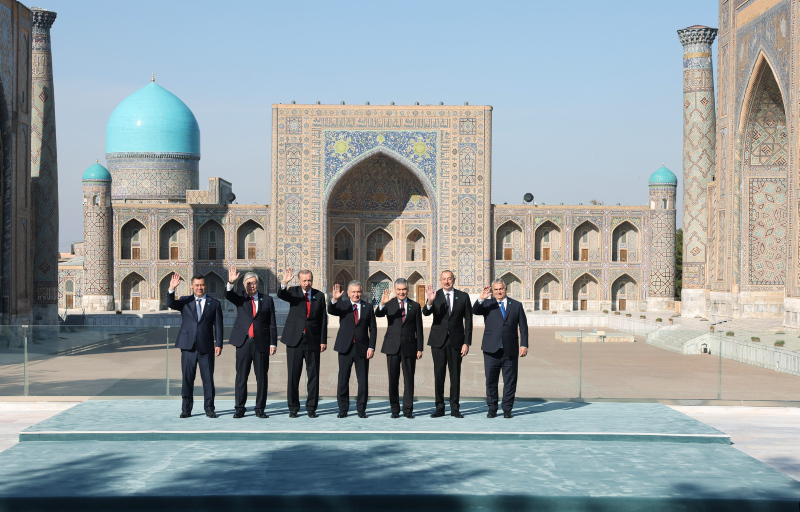 Başkan Erdoğan’dan peş peşe kritik görüşmeler! Semerkant’ta dikkat çeken kareler