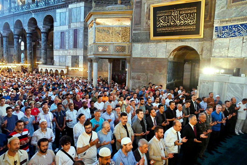 Ayasofya Camii’ne kapsamlı restorasyon: İbadete açık olacak!