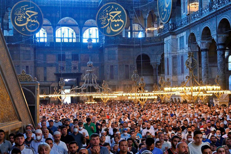 Ayasofya Camii’ne kapsamlı restorasyon: İbadete açık olacak!