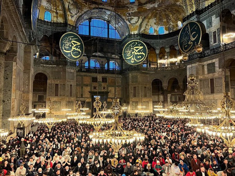Ayasofya Camii’ne kapsamlı restorasyon: İbadete açık olacak!