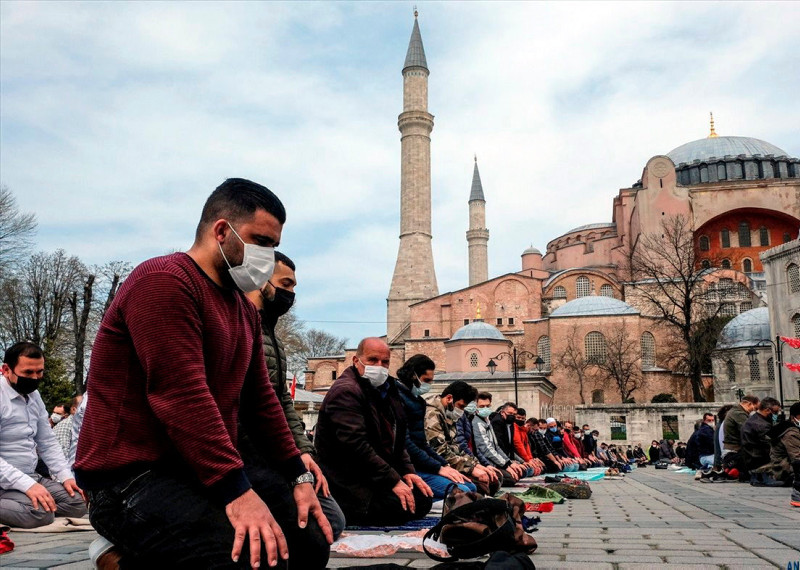 Ayasofya Camii’ne kapsamlı restorasyon: İbadete açık olacak!