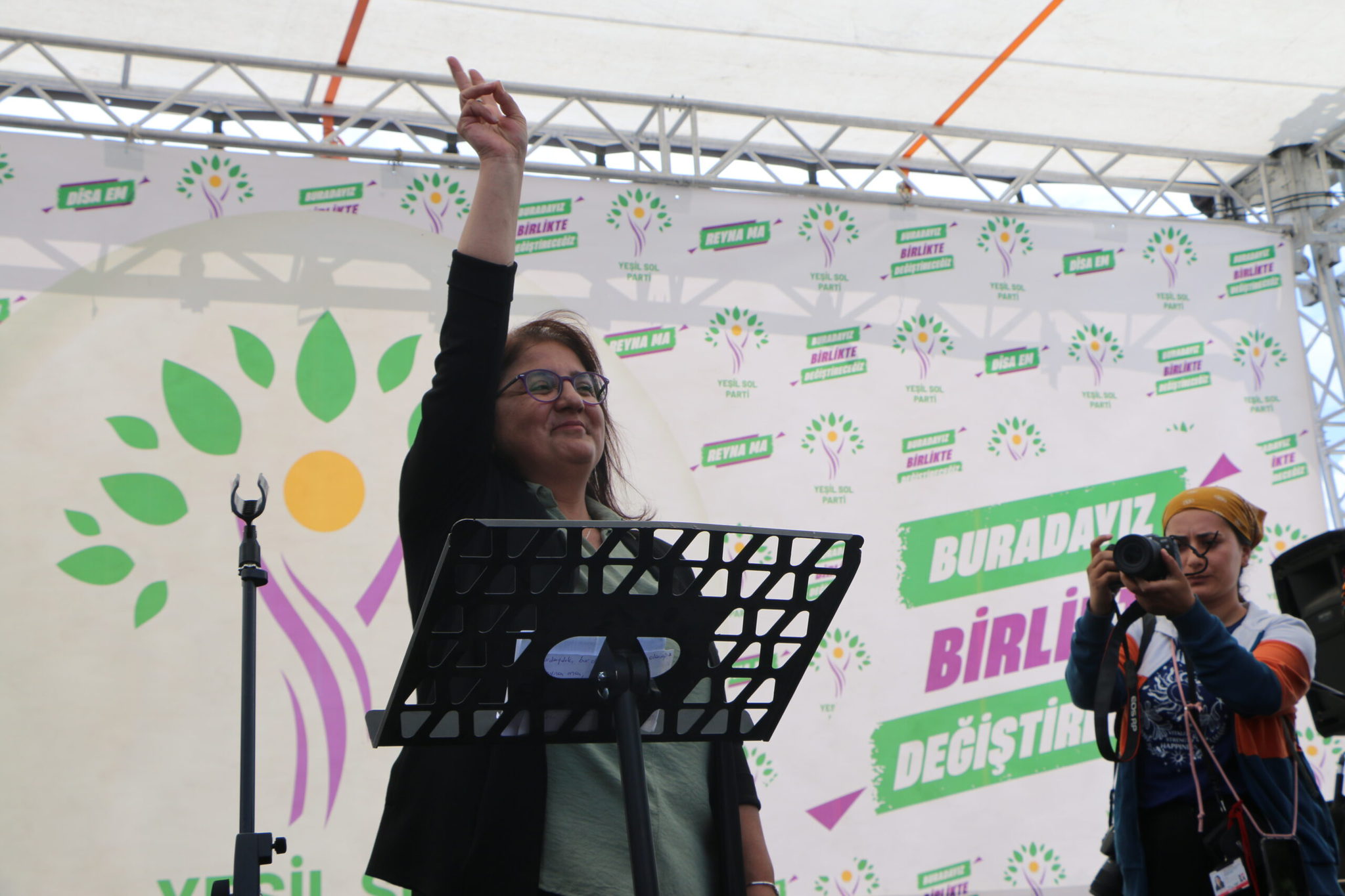 HDP’li vekilden PKK yandaşına koruma kalkanı: Polisten kaçırmaya çalıştı