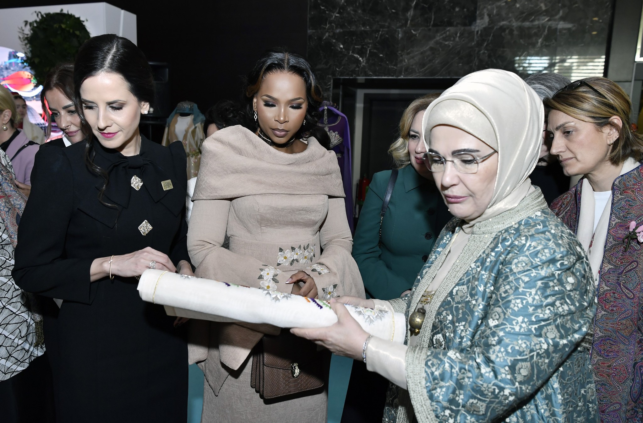 Antalya Diplomasi Forumu’nda kadın, barış ve güvenlik paneli: Emine Erdoğan’a övgü dolu sözler!