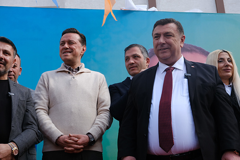 Nebi Hatipoğlu: CHP medya baronları ve genel başkanları ile üstüme geliyor!