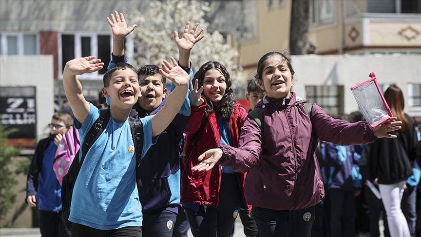 NİSAN ARA TATİL TARİHLERİ 2024 | MEB takvimi ile ara tatil ne zaman, kaç gün?