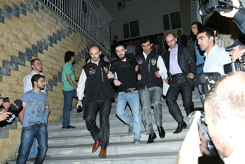 İşte Cem Garipoğlu’nun son saatleri! SABAH hapishanedeki görüntülerine ulaştı: Koridorda son volta