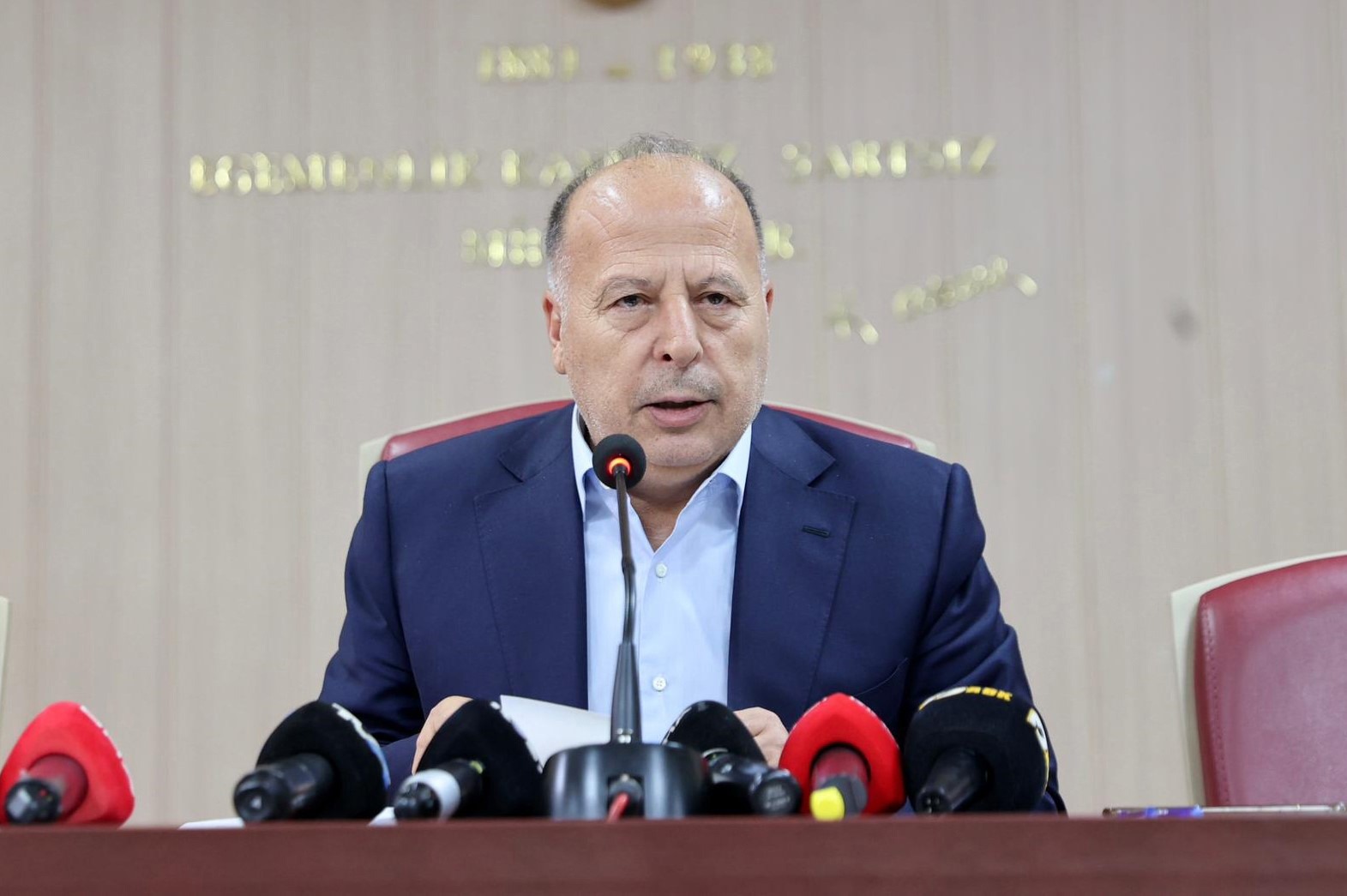 CHP’de akraba saltanatı! Başkan işçileri çıkarıp yeğenlerini aldı