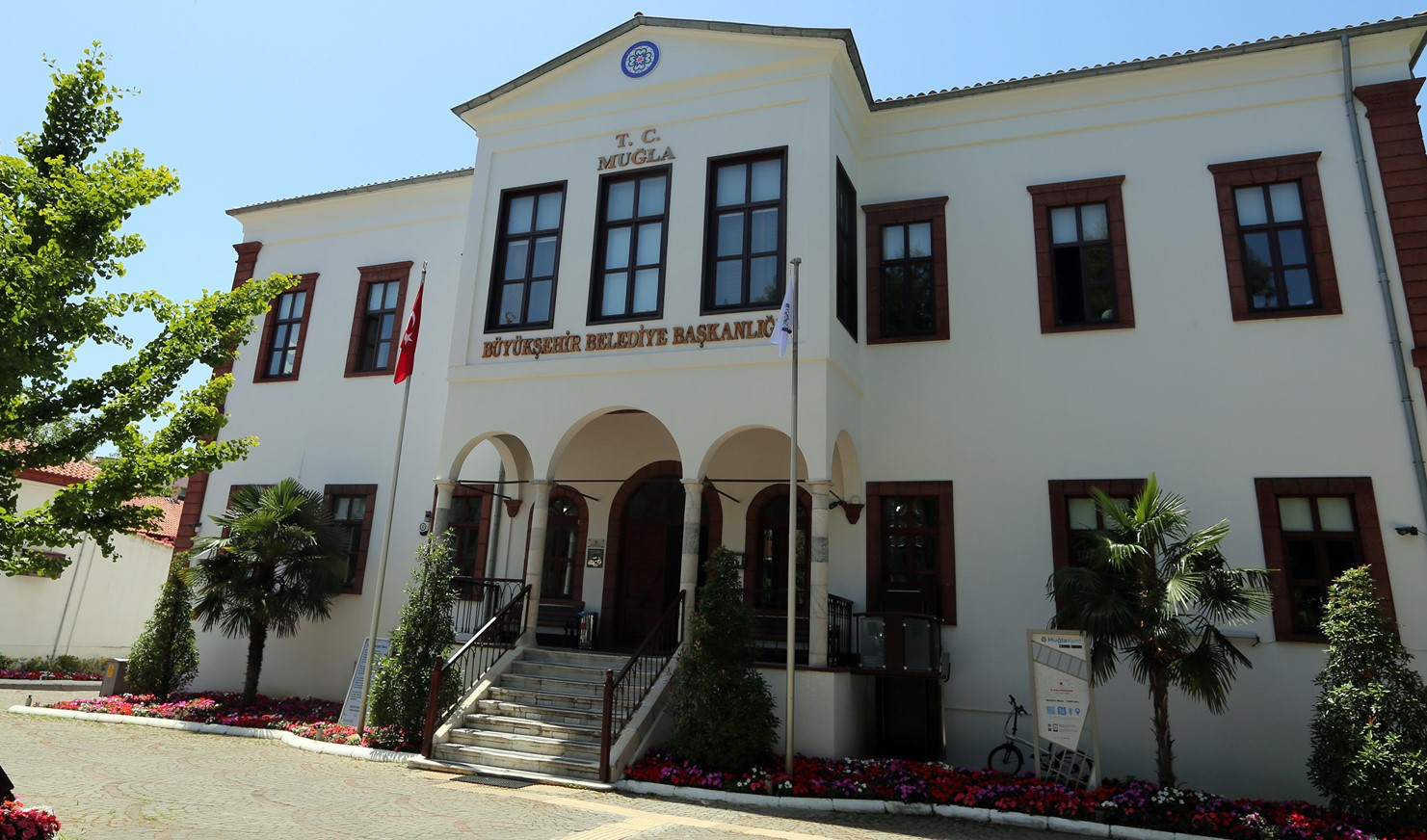 İşte sözde çevreci CHP belediyeciliği! Asırlık ağaçları kesti, santral kurdu