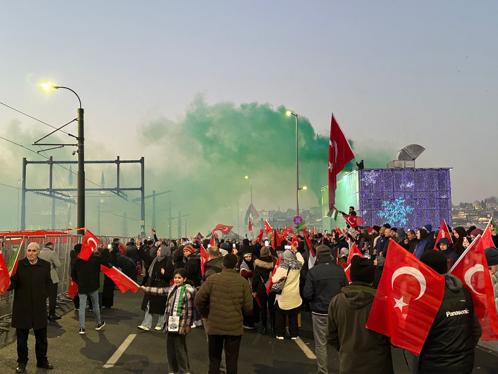 Dün Ayasofya, bugün Emevi, yarın Aksa! Dünyaya Galata’dan Gazze mesajı: Karanlık günlere bir güneş doğuyor