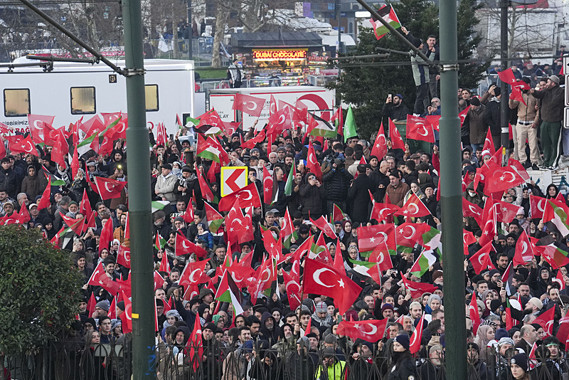 Dün Ayasofya, bugün Emevi, yarın Aksa! Dünyaya Galata’dan Gazze mesajı: Karanlık günlere bir güneş doğuyor