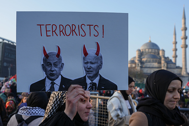 Katil İsrail zulmüne karşı Türkiye tek yürek: Yüzbinler Büyük Filistin Yürüyüşü için Galata Köprüsü’nde buluştu