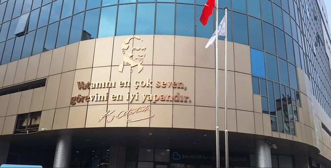 CHP’de eş dost atamaları tam gaz! Belediyeyi Koordinatör çiftliğine çevirdi