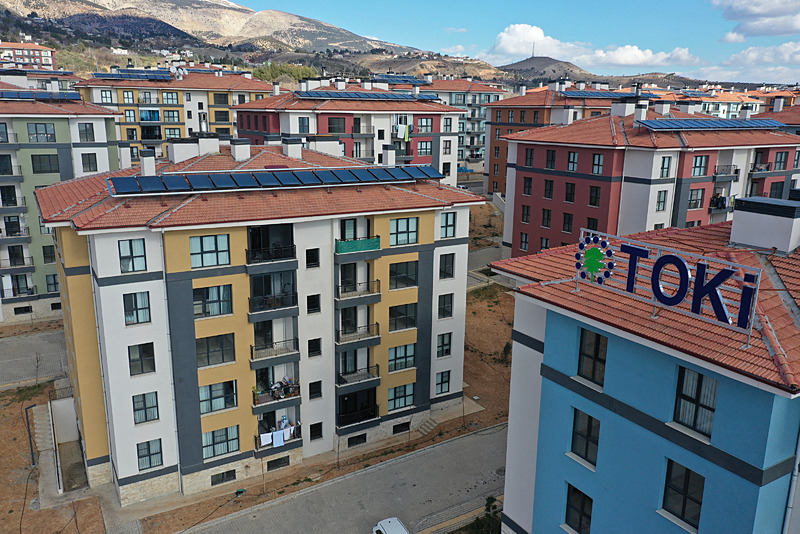 On binlerce konut teslime hazır! Asrın felaketinde devlet yaraları sarıyor