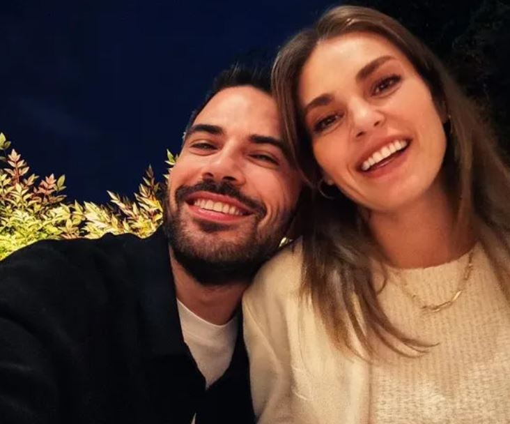 Aslı Enver minik kızı Elay’ı gezmeye çıkarttı! İlk adımlarını atan sevimli Elay’ın o anları!
