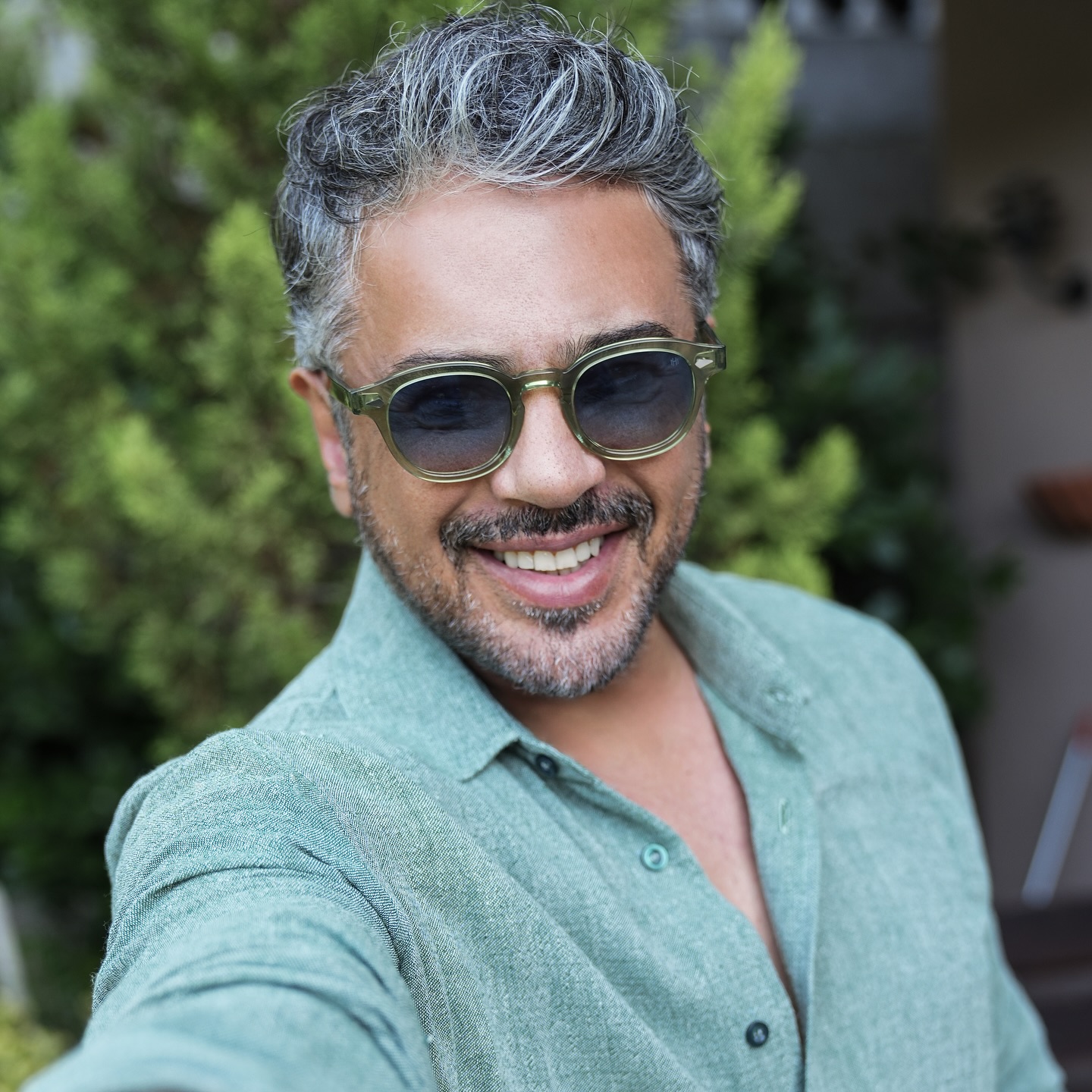 Uzun süredir kimseyle anılmamıştı... Emre Altuğ ilişkisini ilk kez açıkladı!