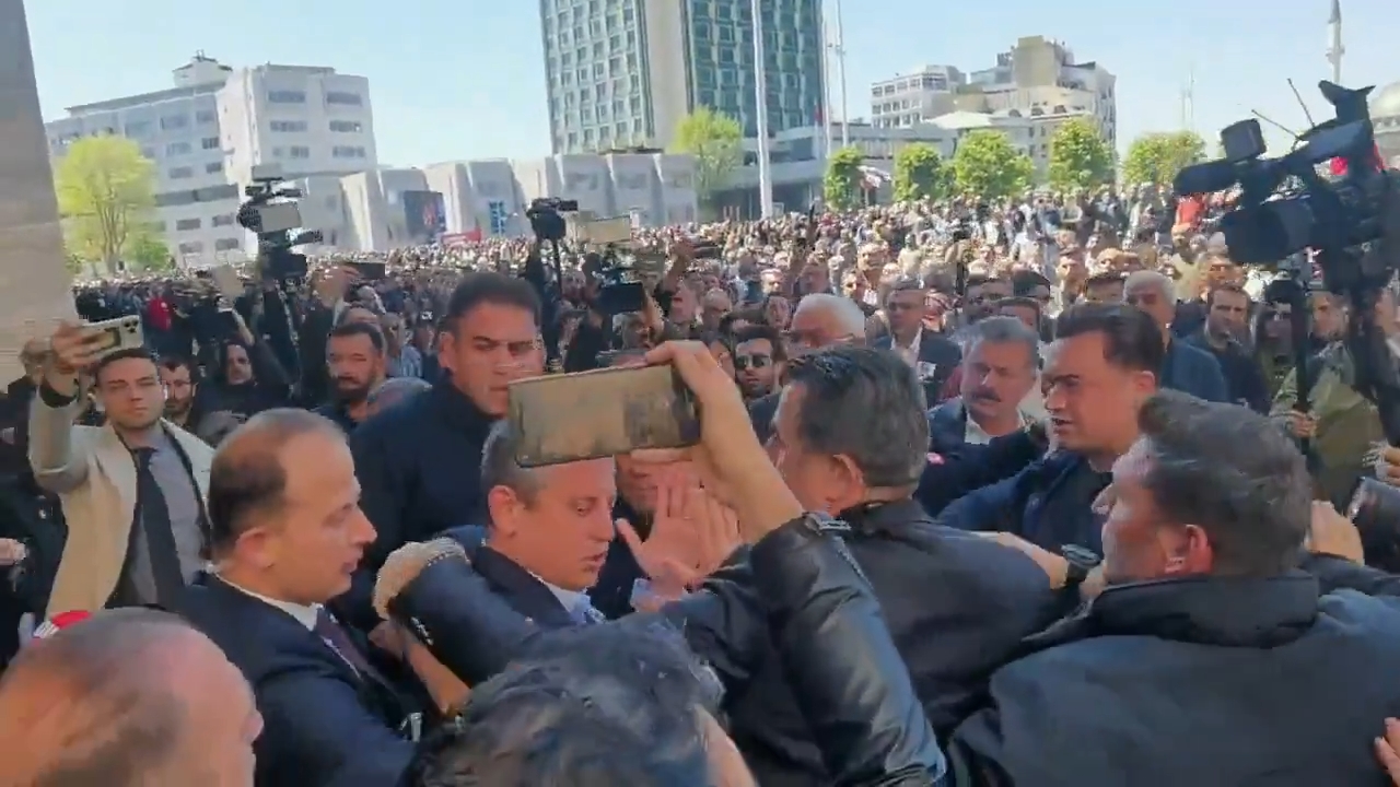 CHP genel başkanı Özgür Özel’e yapılan saldırı provokasyonunun arkasında kimler var?