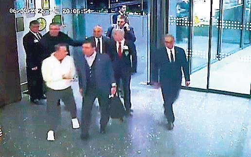 SON DAKİKA | CHP’lilerden Ekrem İmamoğlu’na istifa et çağrısı: Aklan da gel