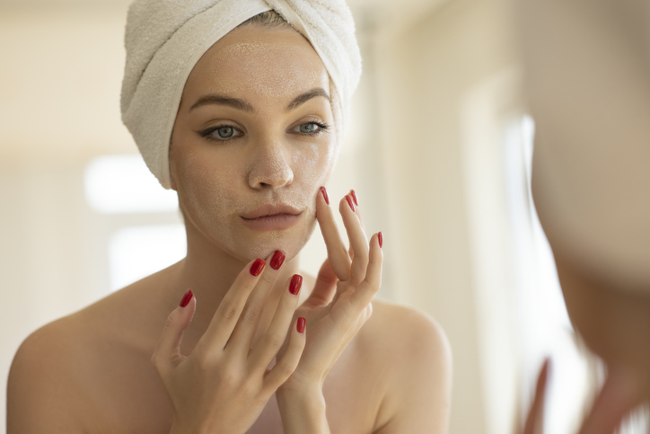 10 yaş gençleştiren maske tarifi! Kırışıklıkları gidermede botoks kadar etkili….