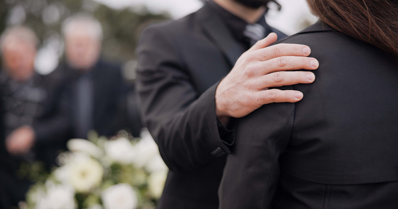 Böylesini görmediniz: Cenazelerde hayatının aşkını arayan kadın! 2 yıl sonra hedefine böyle ulaştı…