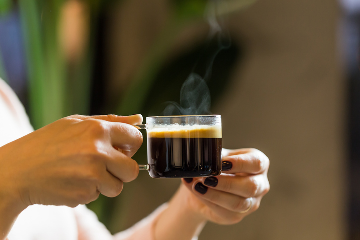 Baristaların sırrı! Kahvenize bir kaşık ekleyin: Tadını bir kere alan vazgeçemiyor...