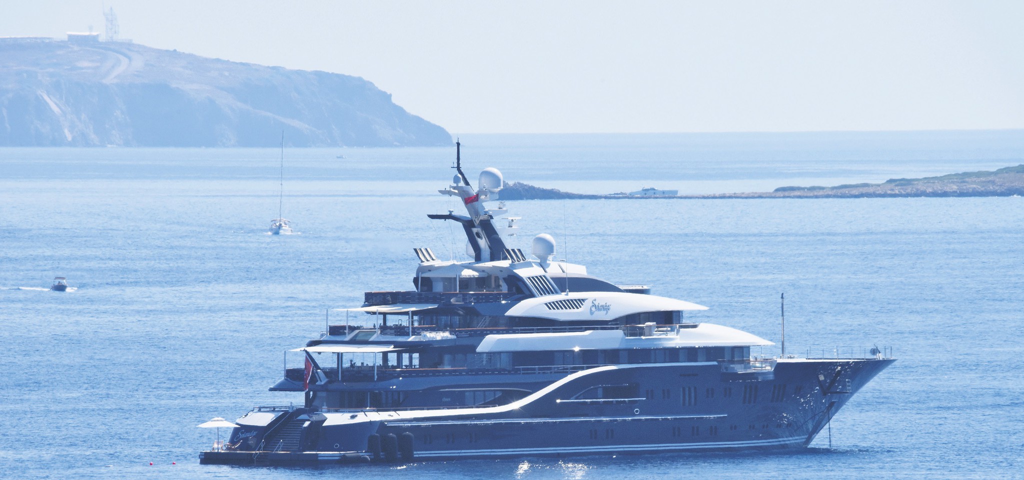 Mega Yat Solandge Bodrum sularında: Günlük kiralama fiyatı 1,5 milyon lira!
