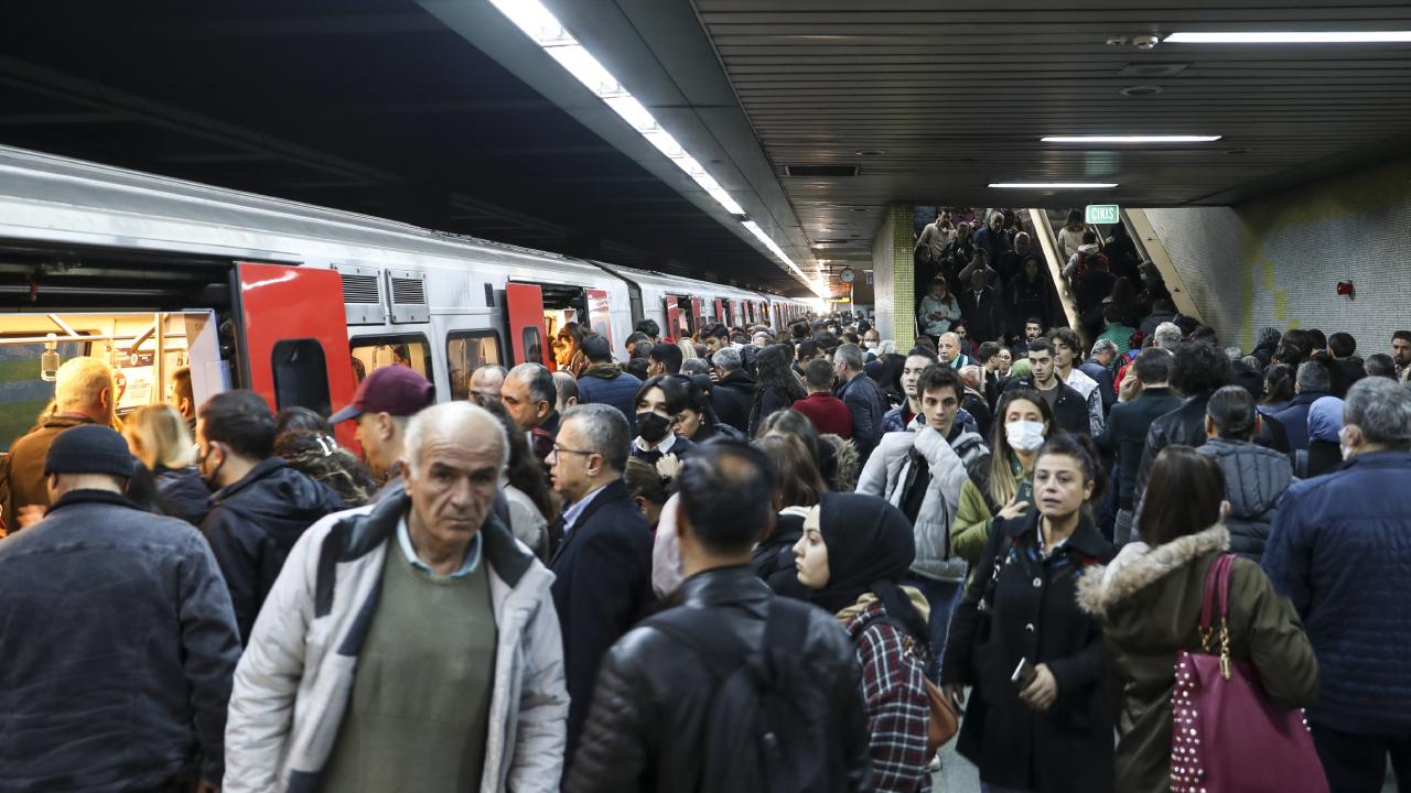 Ankara’da toplu taşıma ücretlerine zam! Mansur Yavaş’a tepki: 1 ayda unuttunuz!