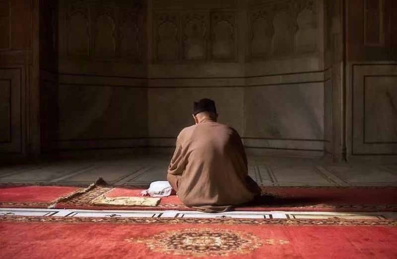 Gusül Abdesti Nasıl Alınır? Kadın ve Erkek İçin Gusül Boy Abdesti Alınışı