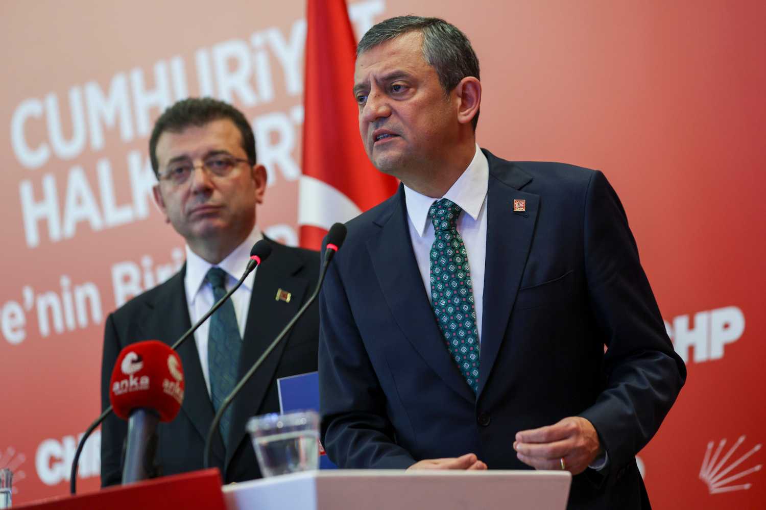SON DAKİKA | FETÖ talimat verdi Özgür Özel siyasette yükseldi! İsmi örgütün siyasete ehil kişiler listesinde çıktı
