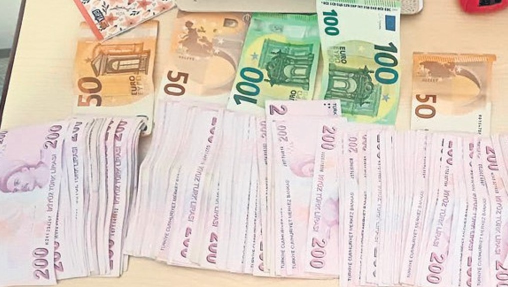 SON DAKİKA | Gezi maskeli FETÖ kampı! AVM emanet dolaplarında gizli para trafiği