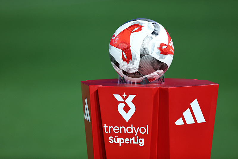 Türkiye’de yeni sezon formaları tanıtıldı! Beşiktaş, Fenerbahçe, Galatasaray ve Trabzonspor listede