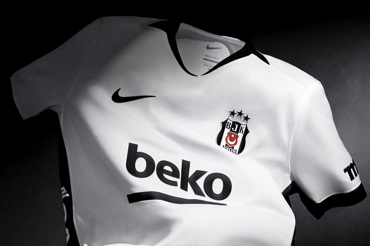 Türkiye’de yeni sezon formaları tanıtıldı! Beşiktaş, Fenerbahçe, Galatasaray ve Trabzonspor listede