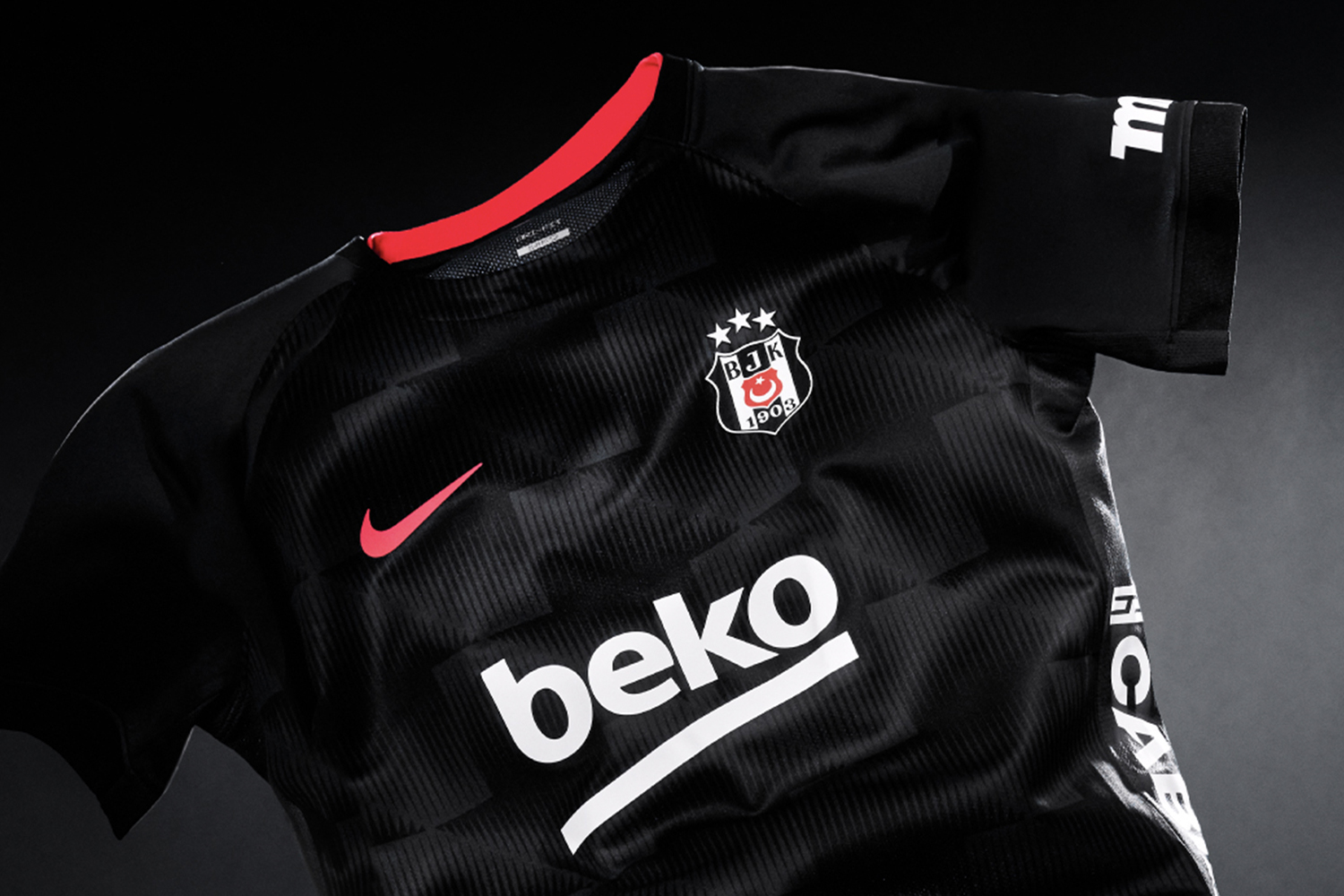 Türkiye’de yeni sezon formaları tanıtıldı! Beşiktaş, Fenerbahçe, Galatasaray ve Trabzonspor listede
