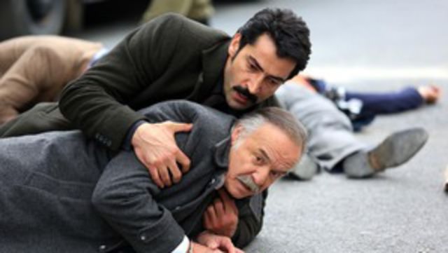 Geveze Ahmet vuruldu