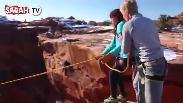 Kız arkadaşını uçurumdan itti!