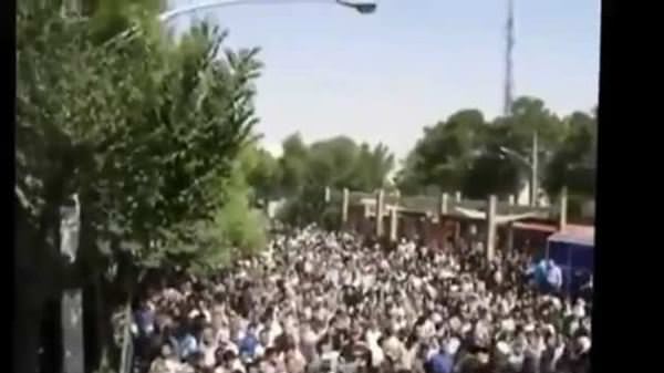 Seçim öncesi İran karıştı