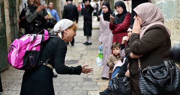 Filistinli kadınlara çirkin saldırı