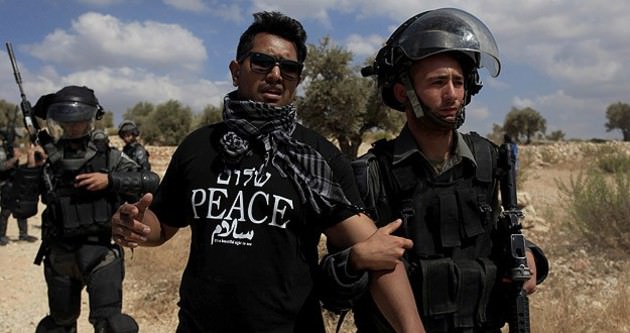 Batı Şeria’da 3 Filistinli gözaltına alındı