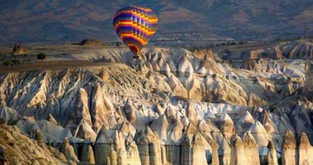 Kapadokya’da 4 gündür balonlar havalanamıyor