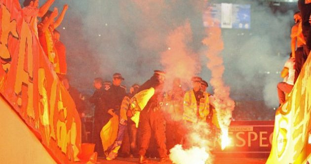 UEFA’dan Galatasaray’a meşale cezası!