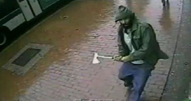 ABD’de polisleri yaralayan baltalı saldırgan öldürüldü