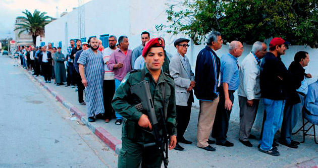 Tunus halkı ilk sınavı geçti