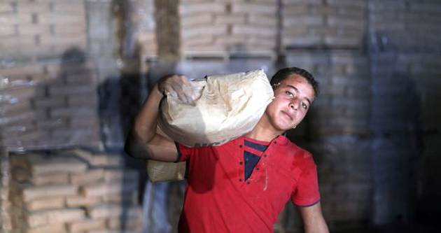 Filistin’de çimento dağıtılmaya başlandı
