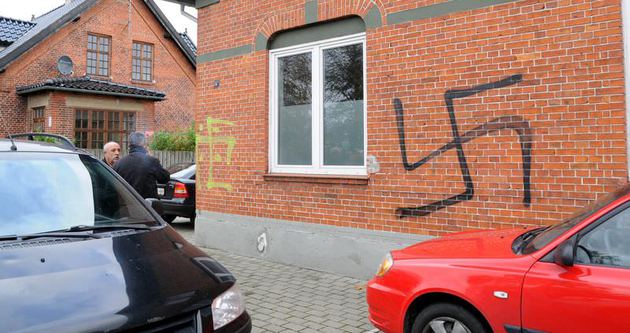 Danimarka’da camiye ırkçı saldırı