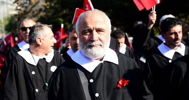 Siyah önlüklerle Atatürk’ü andılar